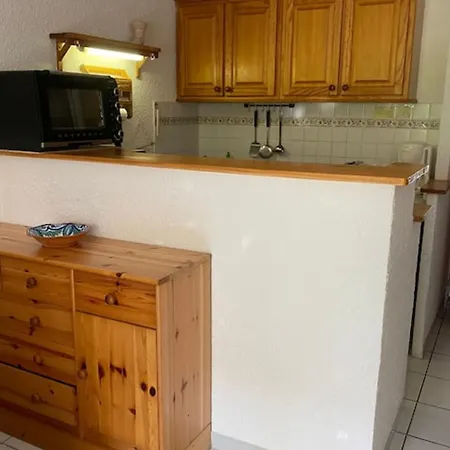 Air-conditioned With Balcony In St-raphael *