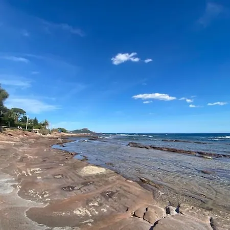 Air-conditioned With Balcony In St-raphael Apartment *