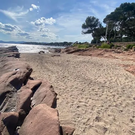 Air-conditioned With Balcony In St-raphael Apartment *